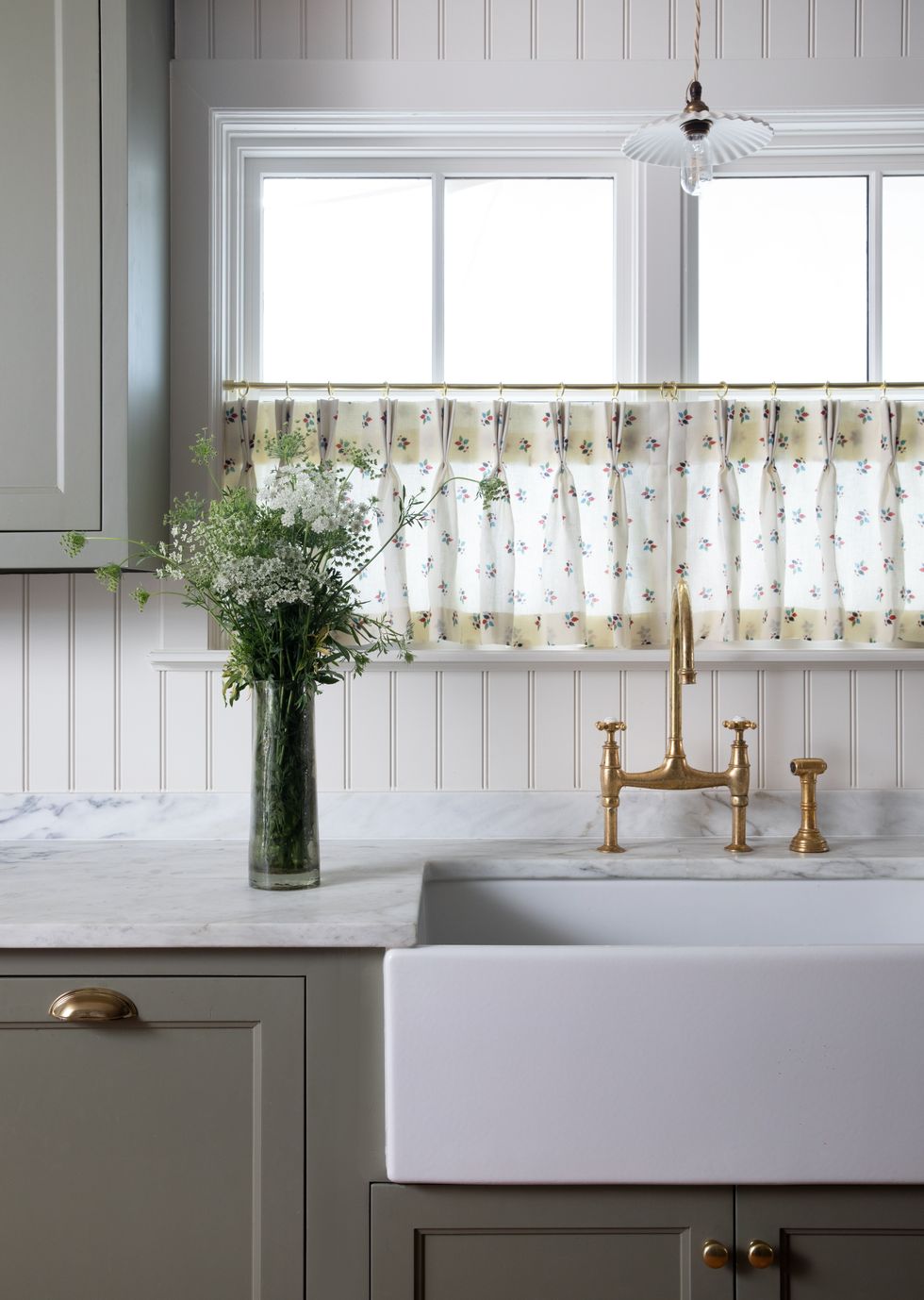 19 ideas con encanto para poner cortinas en tu cocina