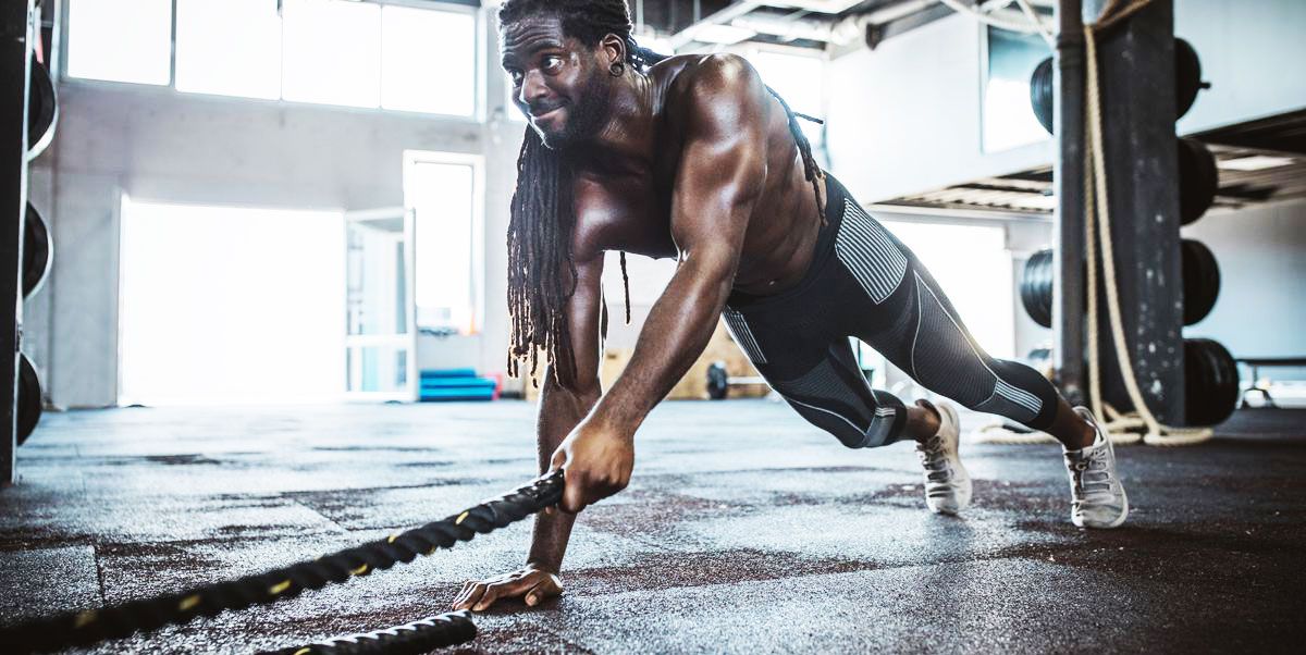 This 10-Minute Abs Workout Uses Battle Ropes for Core Exercises