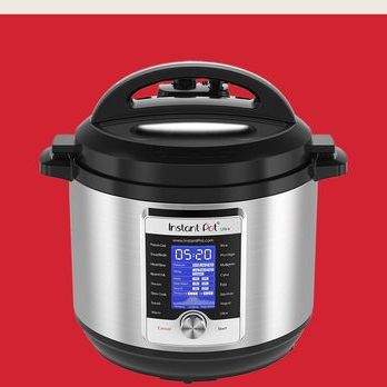 https://hips.hearstapps.com/hmg-prod/images/mh-instant-pot-product-10-28-1572283413.jpg?crop=0.435xw:0.871xh;0.284xw,0.0612xh&resize=640:*