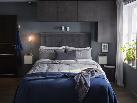Bedroom, Bed, Bed sheet, Bedding, Furniture, Room, Blue, Bed frame, Duvet cover, Interior design, 