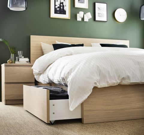Bedroom, Furniture, Bed, Room, Bed frame, Bed sheet, Nightstand, Bedding, Wall, Mattress, 