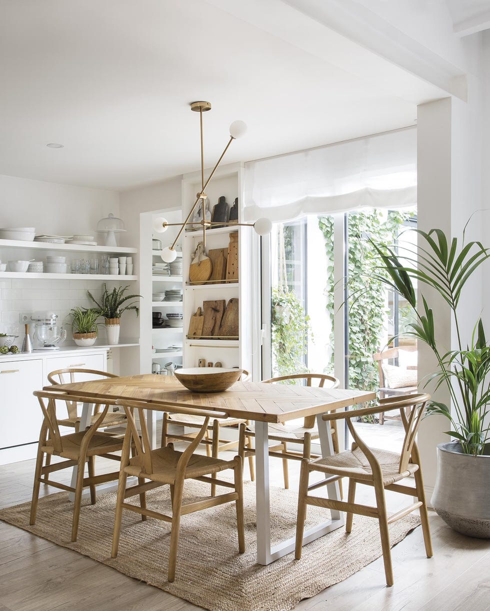 casa premia reformada comedor con mesa de madera