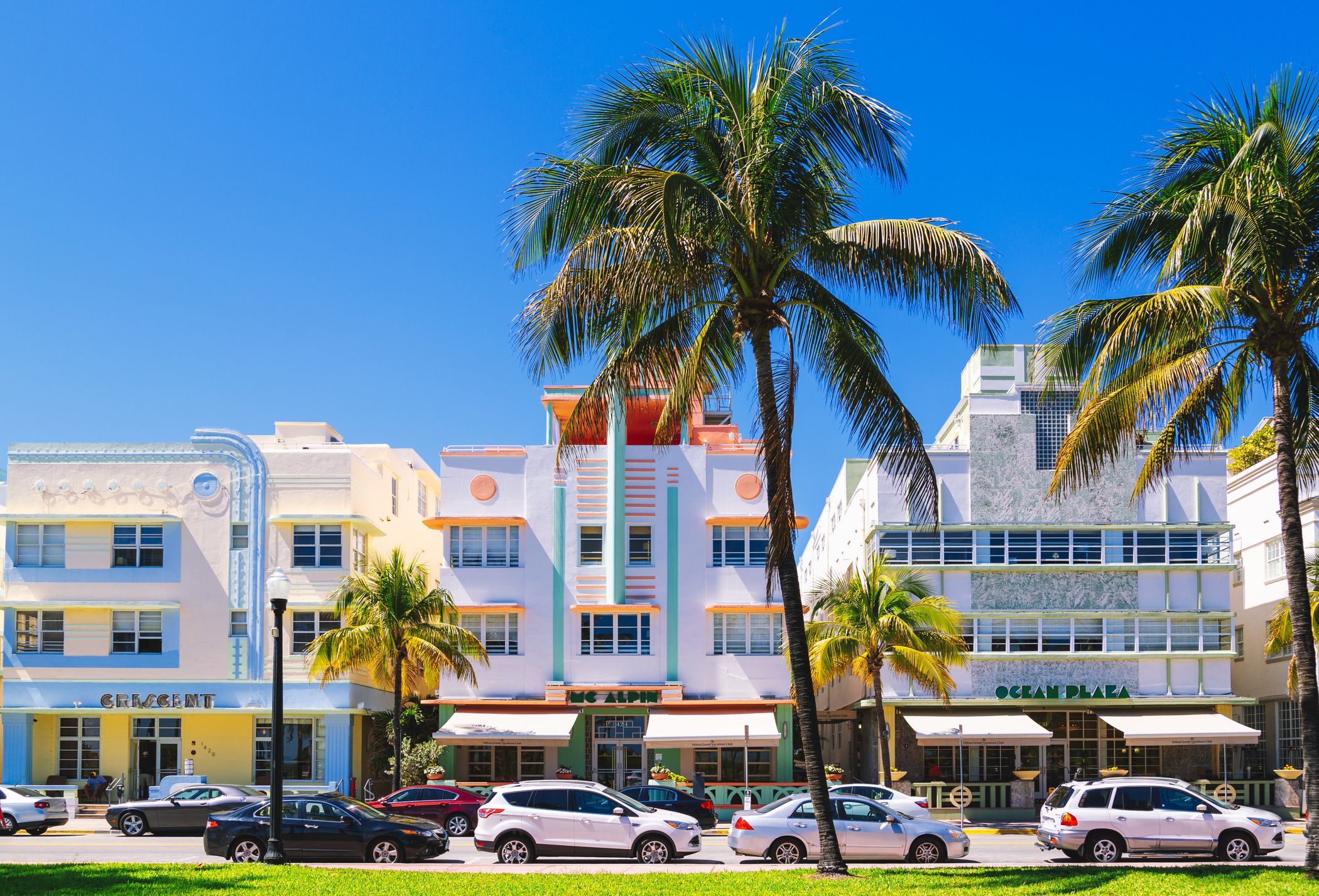 Entire House / Apartment > 2 Bedroom Walk To Louis Vuitton Store, Miami,  USA 