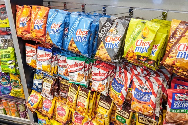 miami international airport, snacks for sale