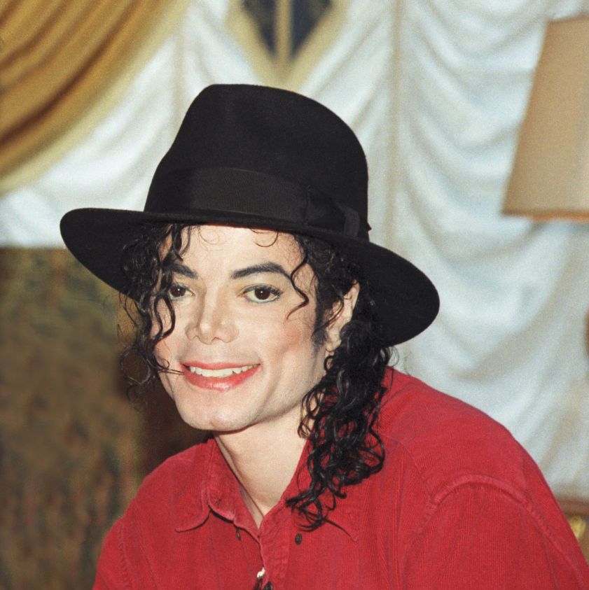 12 Michael Jackson 1st Ever Record Signing For His New Album Invincible  Stock Photos, High-Res Pictures, and Images - Getty Images
