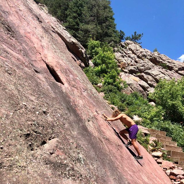 michael reese, a former ncaa runner, sets a record running up boulder's first flatiron in august 2020