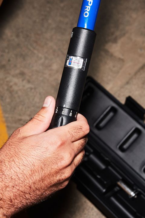 michaelpro click torque wrench in use