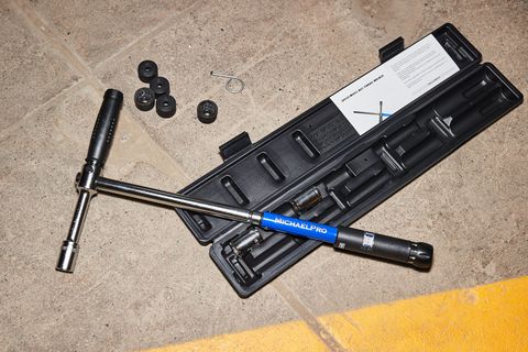 michaelpro click torque wrench in use