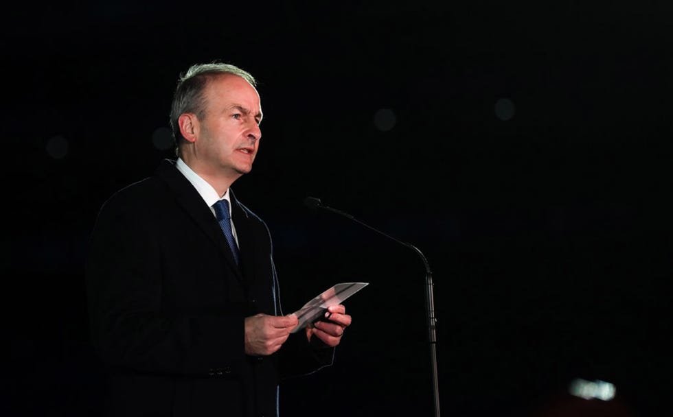 el primer ministro irlandés micheal martin