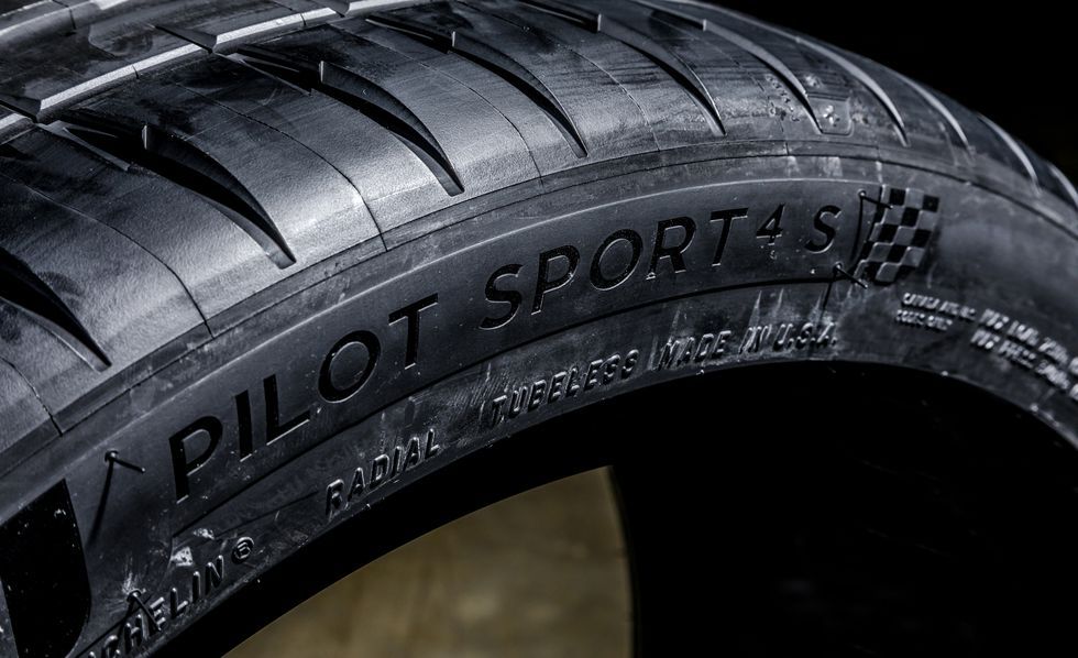 Tire, Synthetic rubber, Automotive tire, Tread, Auto part, Automotive wheel system, Wheel, Natural rubber, Rim, Formula one tyres, 
