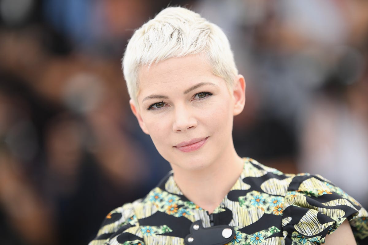 Michelle williams. Мишель Уильямс. Мишель Уильямс актриса. Мишель Уильямс 2020 с короткой стрижкой. Мишель Уильямс 2023.