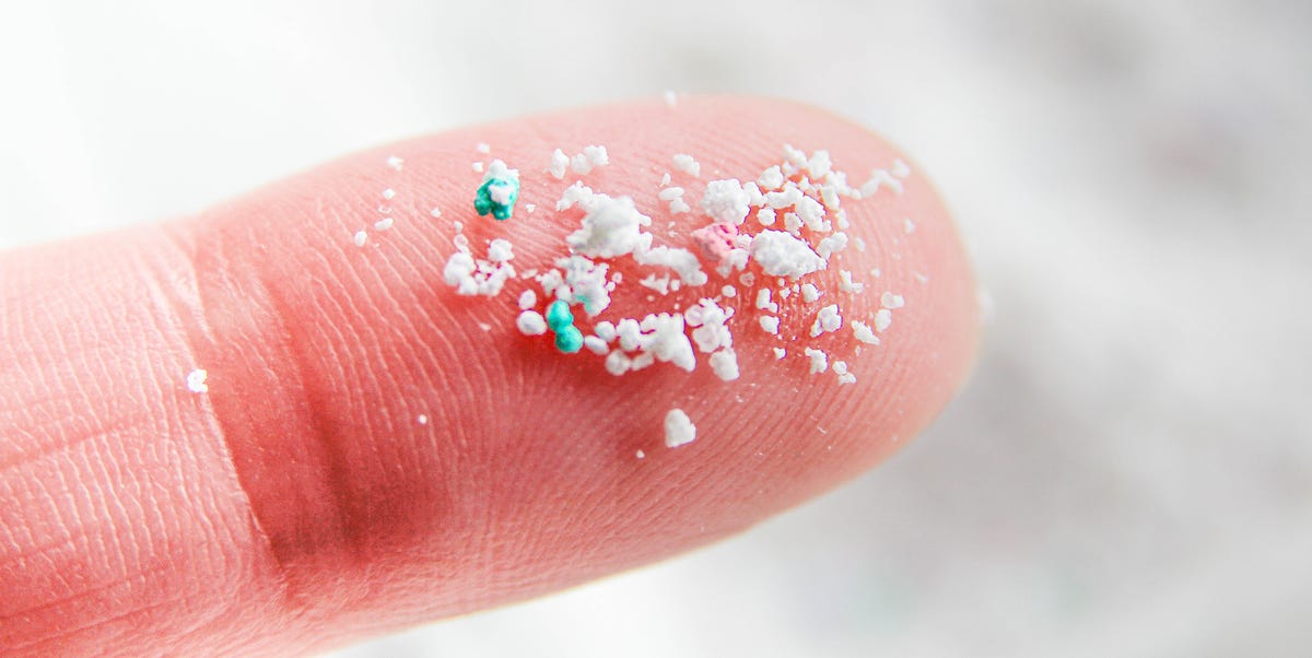 There’s a “Pretty Alarming” Amount of Microplastics in Our Brains There’s a “Pretty Alarming” Amount of Microplastics in Our Brains