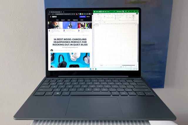 Máy tính xách tay Microsoft Surface Go 2