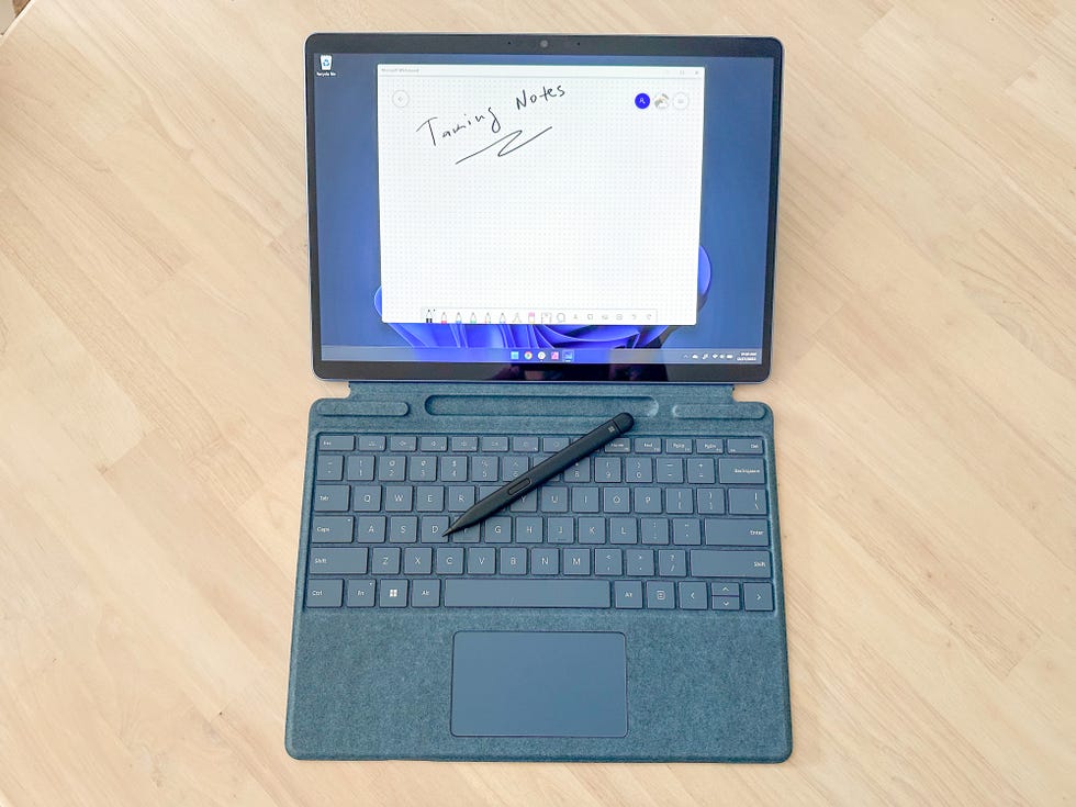 taking notes on microsoft surface pro 9