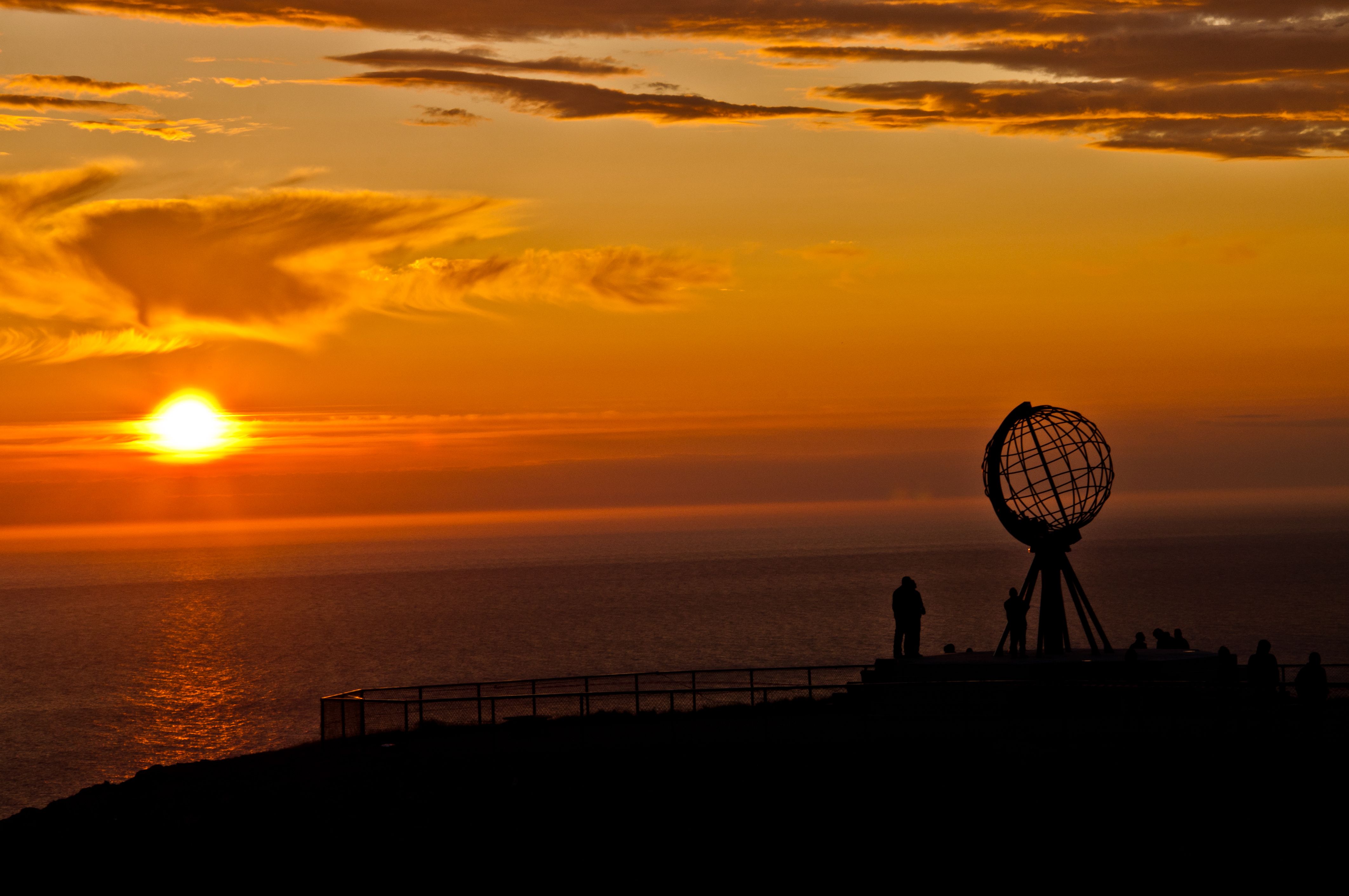 Norway Midnight Sun Cruise, Follow the Midnight Sun