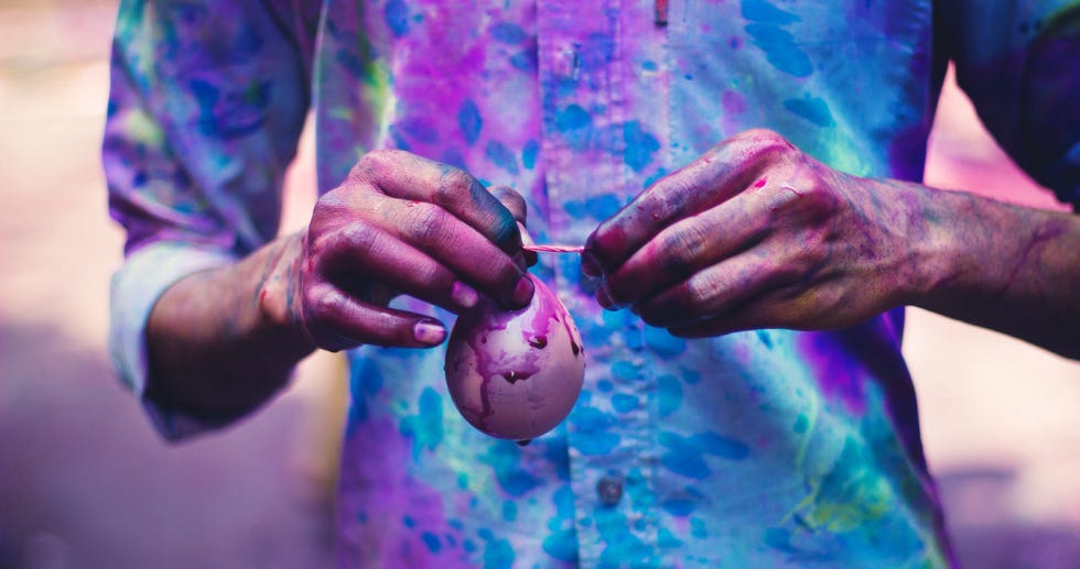 when is holi water balloon fight