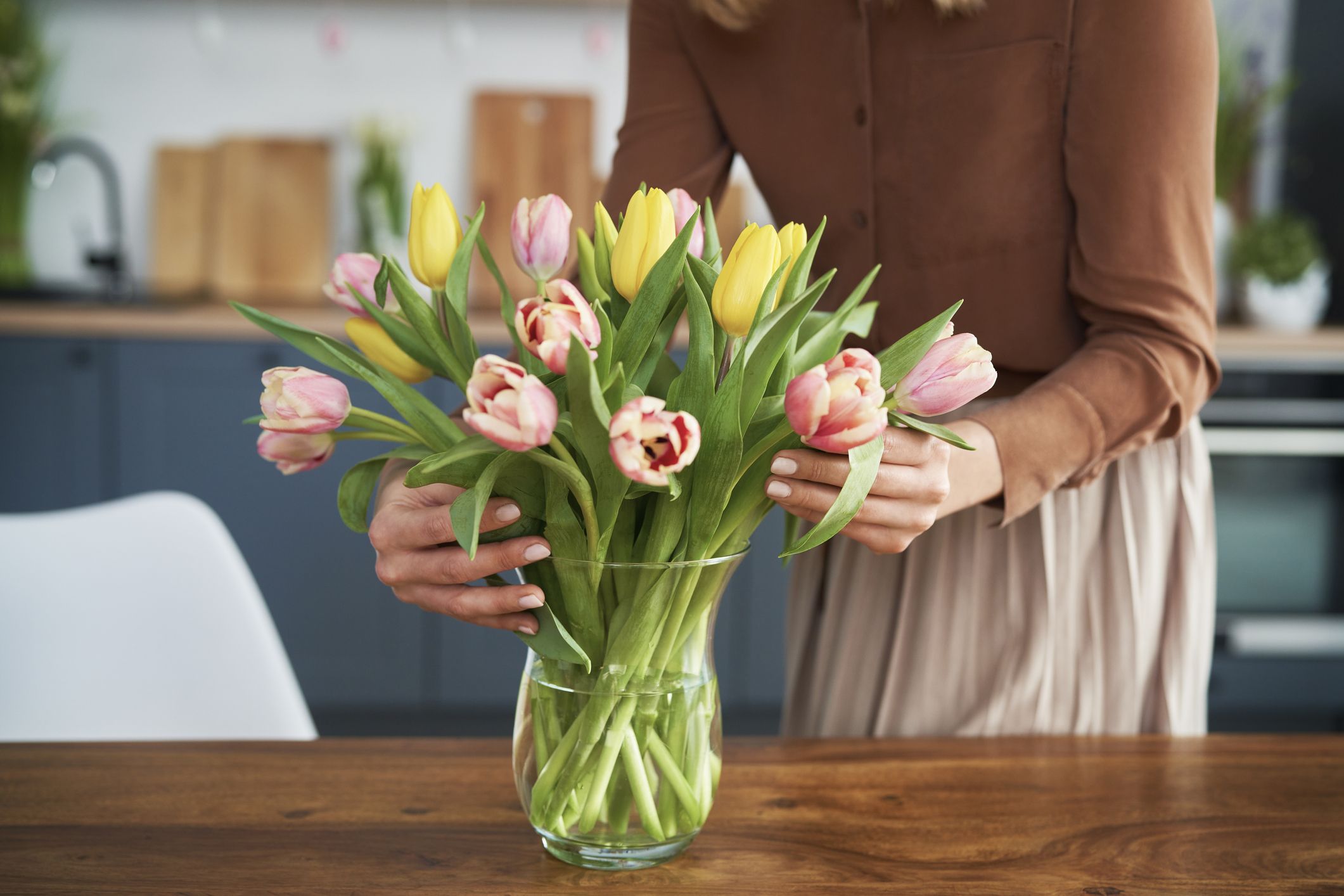 Petit Fleur Bud Vase  University Flower Shop