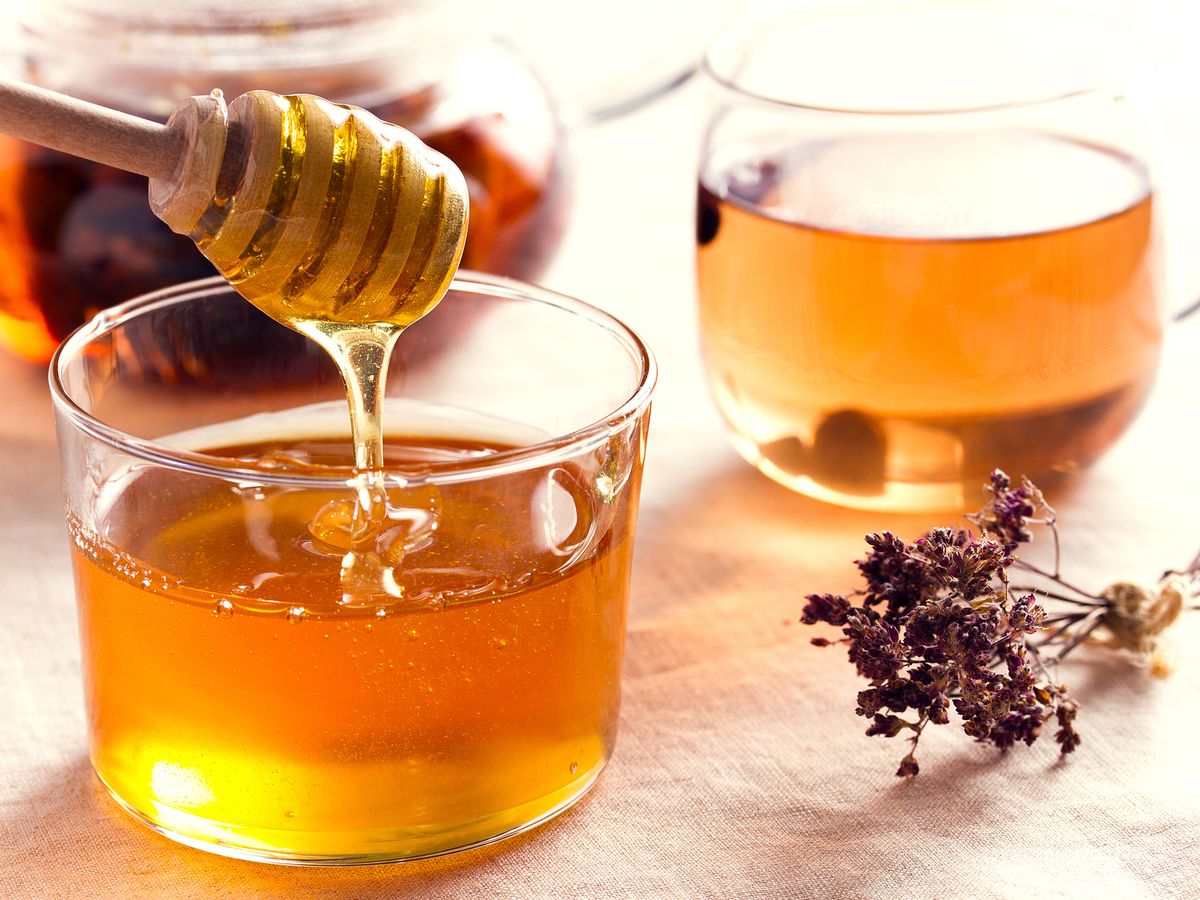 Todo sobre la miel: propiedades, beneficios y calorías