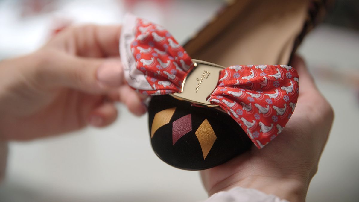D Louis Vuitton ragazze generazione Z con cravatta - Moda 