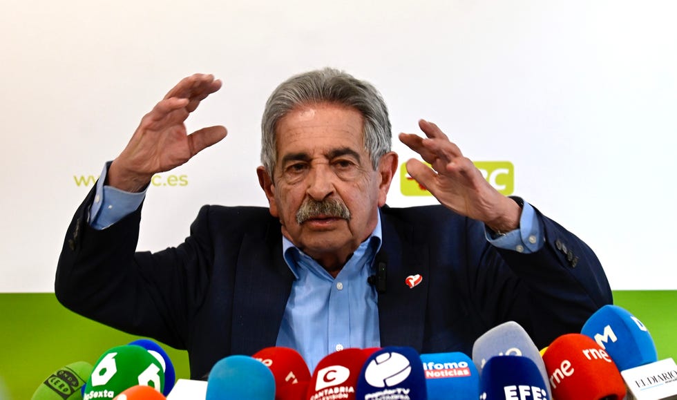 miguel angel revilla se defiende de la demanda del rey juan carlos en rueda de prensa