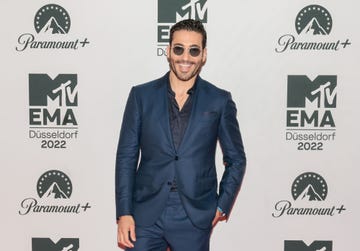 el actor español triunfa en la alfombra roja de estos premios musicales