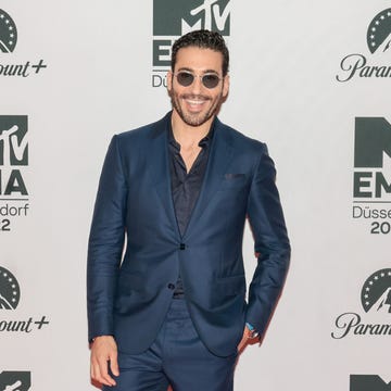 Miguel Ángel Silvestre en los MTV EMA 2022 el actor español triunfa en la alfombra roja de estos premios musicales