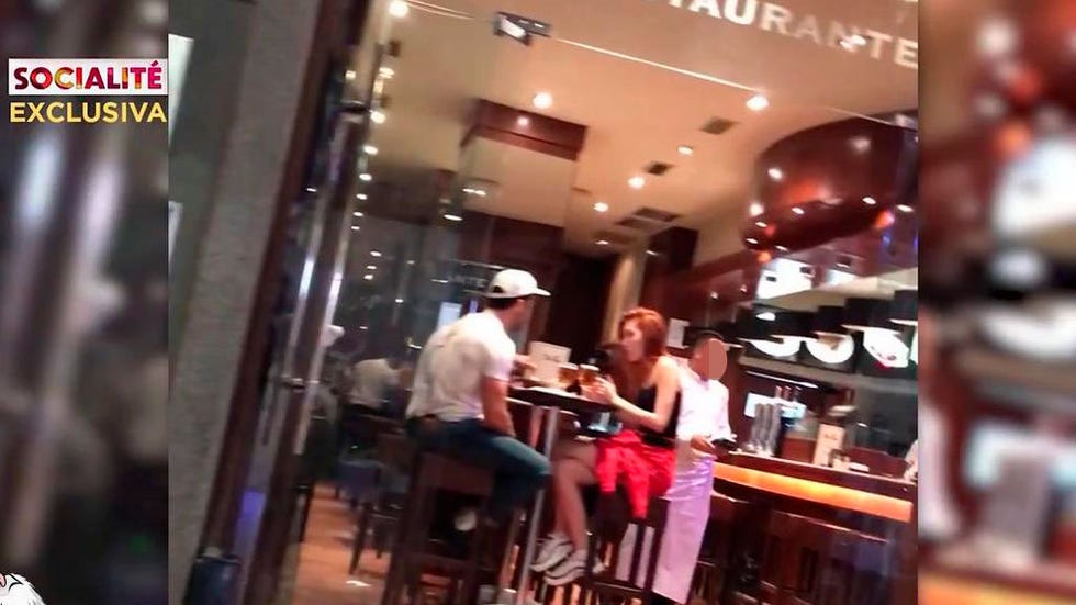 Restaurant, Fast food restaurant, Coffeehouse, Café, Building, Food court, 
