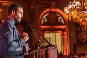 miguel ángel silvestre en los premios esquire