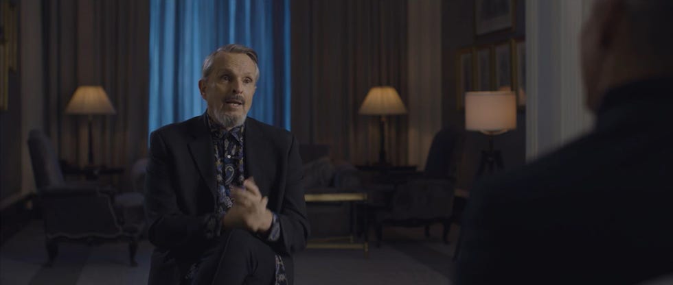 miguel bose en su entrevista tras el estreno de la serie 'bose' en telecinco