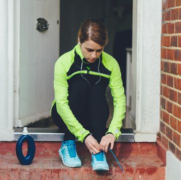 hardloper vrouw marathonafstand 24 uur ieder uur hardlopen