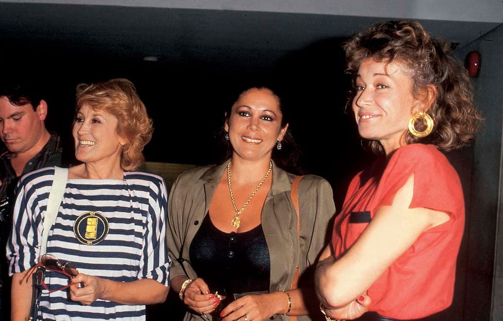 mila ximénez con encarna sánchez e isabel pantoja