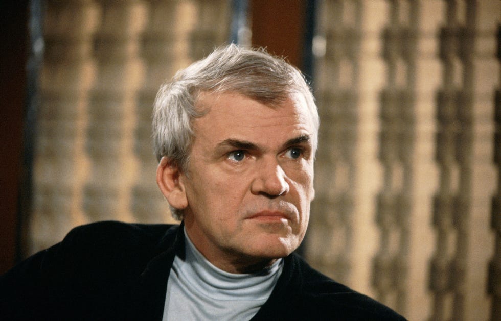 Milan Kundera è morto: biografia e opere dello scrittore