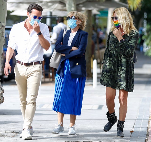 mila ximénez come con sus amigos belén rodríguez y antonio rossi en madrid