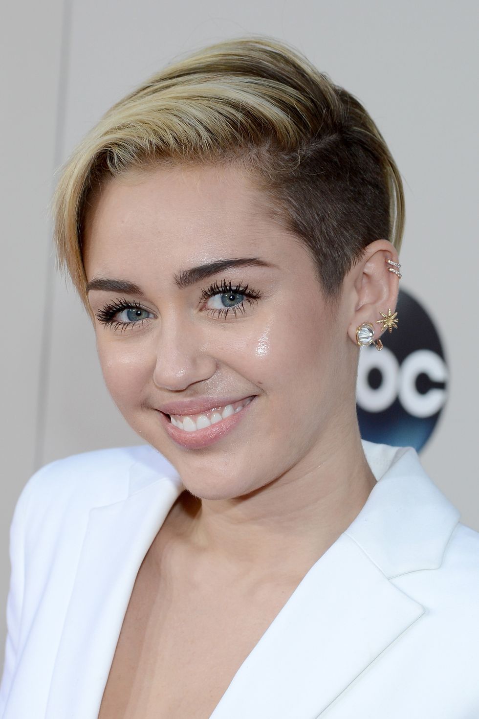los angeles, ca   november 24  recording artist miley cyrus attends the 2013 american music awards powered by dodge at nokia theatre la live on november 24, 2013 in los angeles, california  photo by larry busaccaama2013getty images for dcp