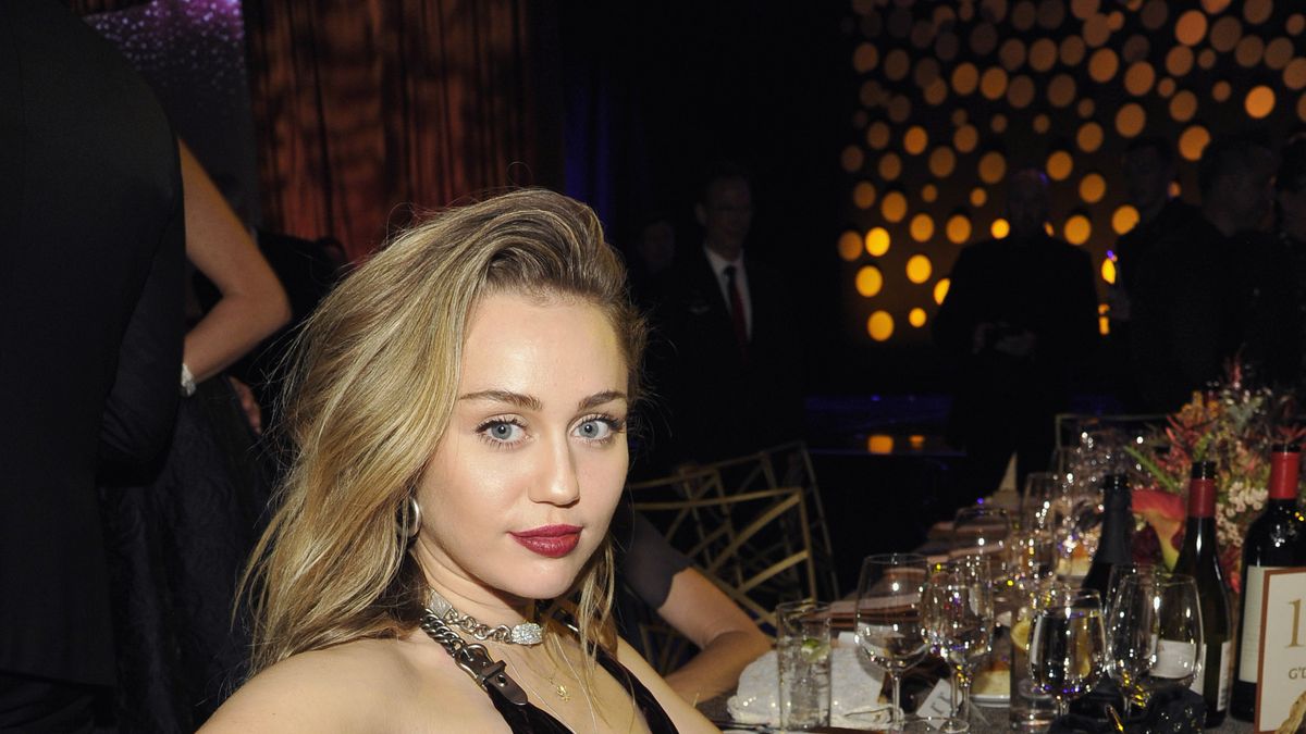 preview for Miley Cyrus Admits Famous Celebs HATING Her Is A Compliment