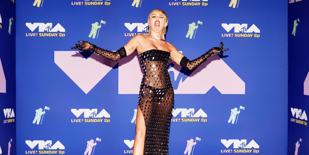 1024px x 514px - Miley Cyrus Wore a Naked Dress to the 2020 VMAs and Fans Are Flipping