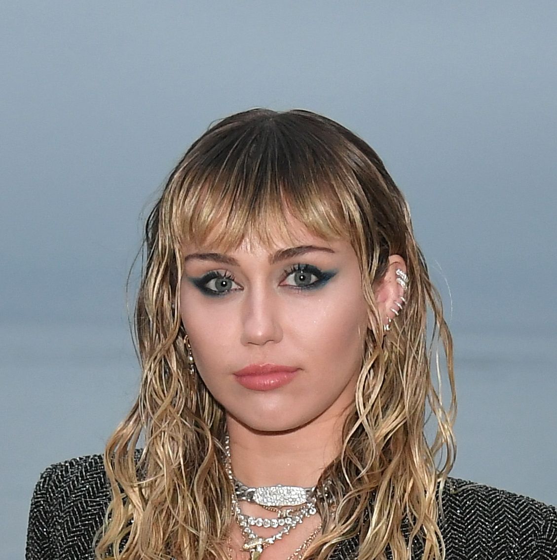 1129px x 1134px - Miley Cyrus just posted a zero makeup selfie, naked in the bath