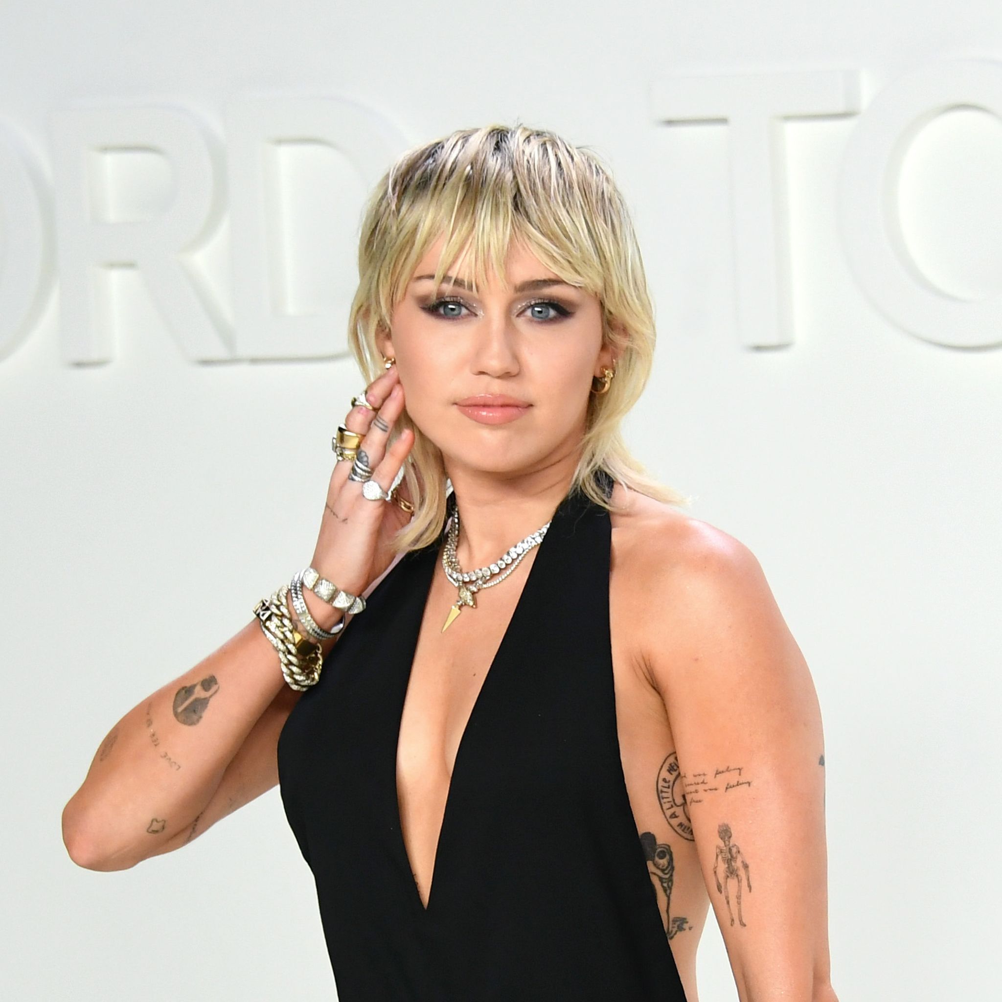 2048px x 2048px - Miley Cyrus on her bisexual preferences and women's bodies
