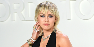 miley cyrus just debuted a seriously messy bedhead