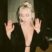 miley cyrus celebrating in her lbd
