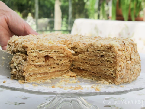 milhojas chilean thousand layers cake