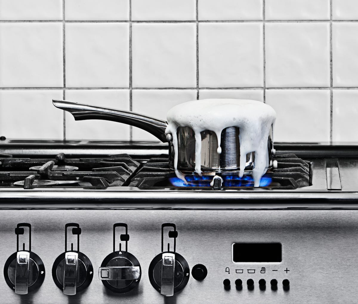 How to Clean Stainless Steel Pans, According to Cleaning Experts