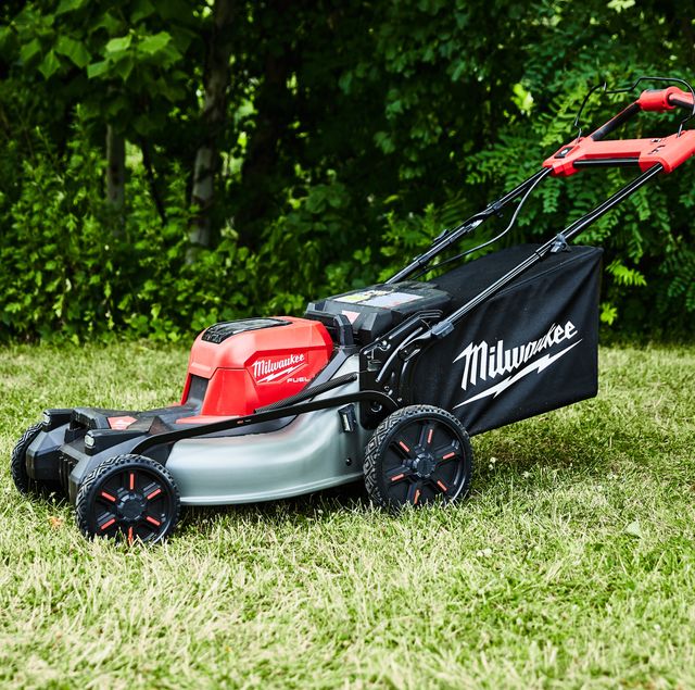 Milwaukee 2823-22HD Mower Review  Best Battery-Powered Lawn Mowers 2022