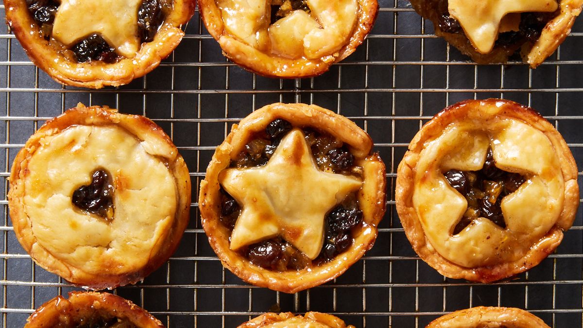 preview for These Adorable Mince Pies Are A British Holiday Staple