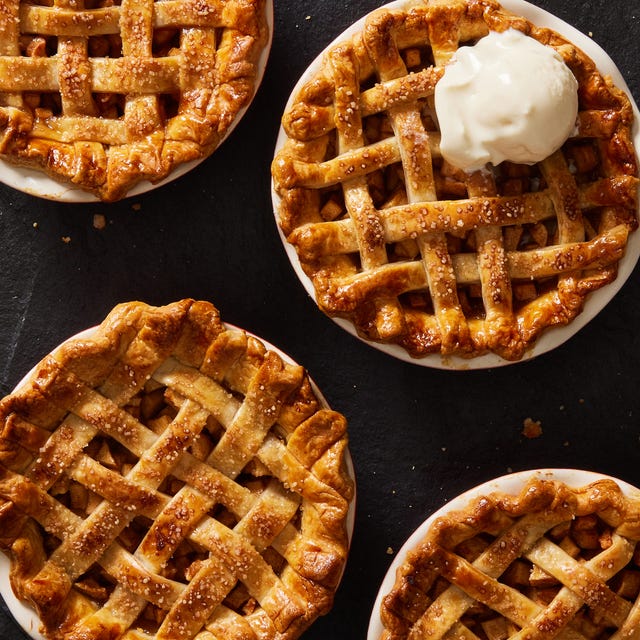 mini apple pies in individual sized pie pans