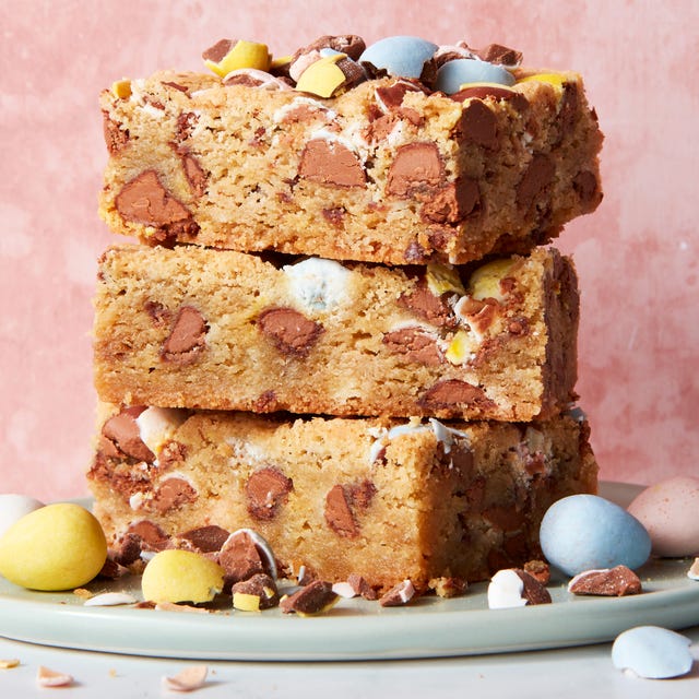 Mini Cadbury Egg Blondies mini cadbury egg blondies