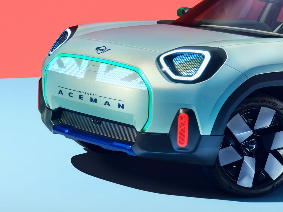 Mini Aceman Concept Brings Video-Game Spunk to Classic Silhouette