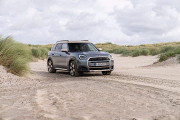 El Mini Countryman ALL4 se transforma en un camper con esta tienda de  campaña plegable - Autofácil