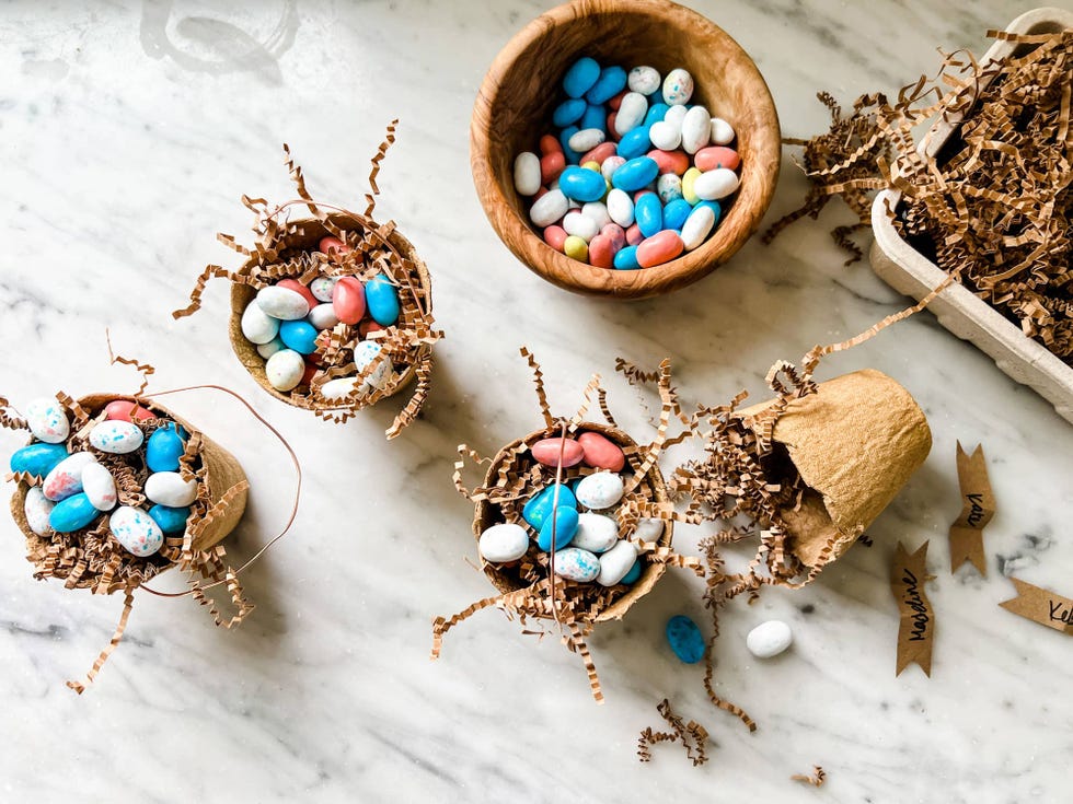 mini easter treat cups