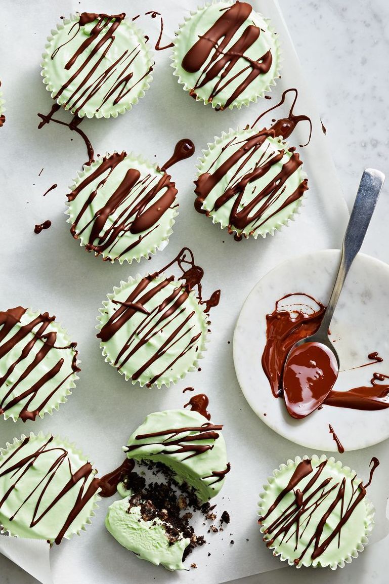 bunch of mini grasshopper pies with drizzled chocolate